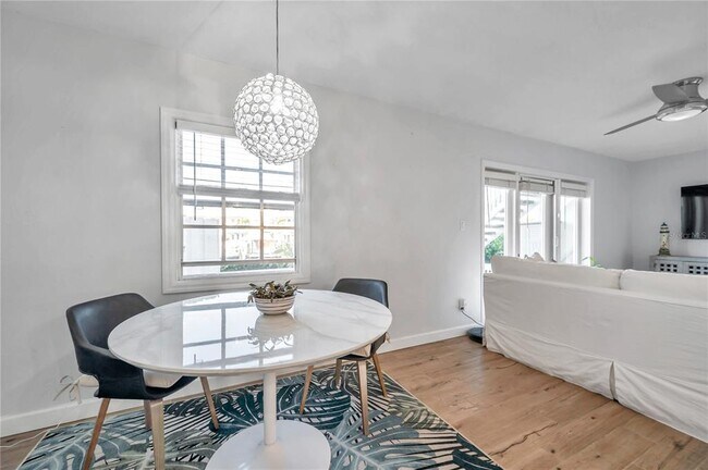 Building Photo - 4728 Beach Dr SE