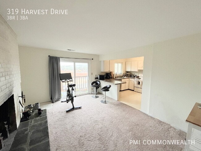 Building Photo - 319 Harvest Dr