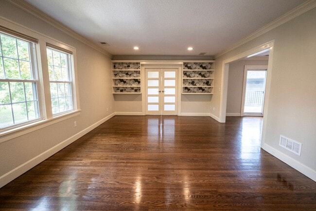 Building Photo - 49SW1105
