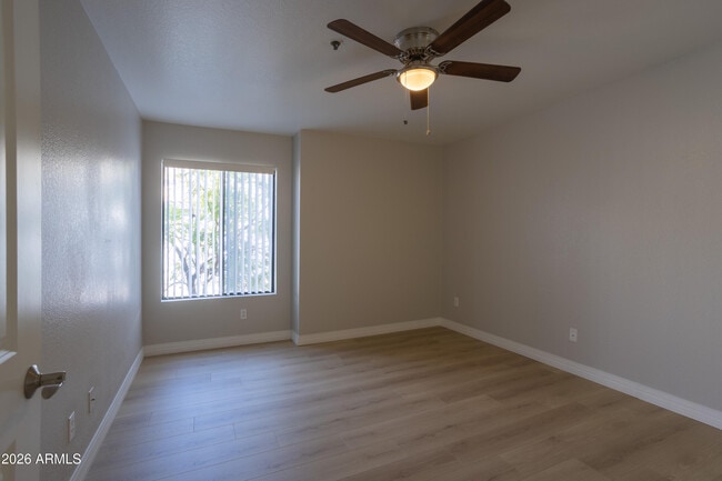 Building Photo - 2025 E Campbell Ave