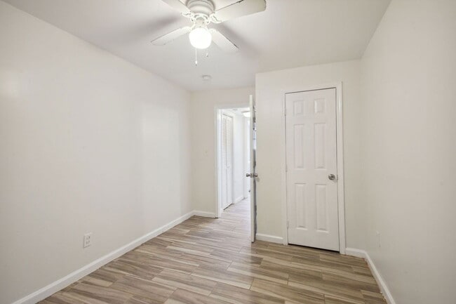 Building Photo - 615 Oliver St NW