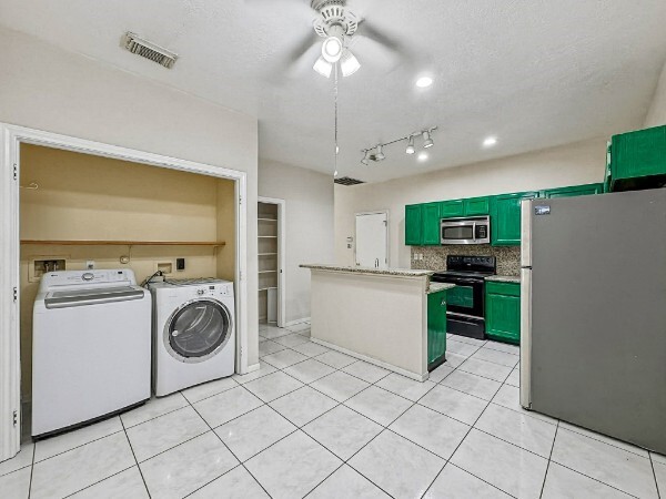 Building Photo - 13607 Sable Ln