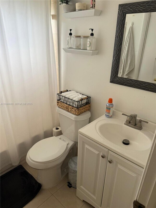 Building Photo - 9984 Nob Hill Ct