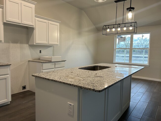 Building Photo - 6003 Aquilla Dr