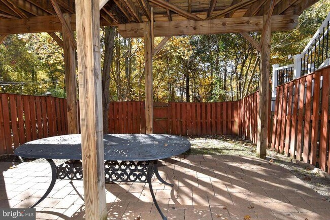 Building Photo - 16032 Barn Swallow Pl