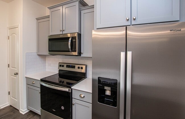 Building Photo - BEAUTIFUL 2 Bedroom in MIDLAND