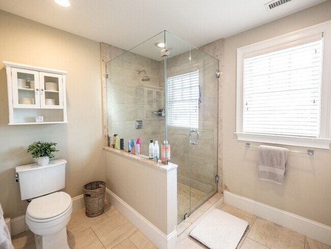 Building Photo - 38 Troy Ln