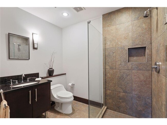 Building Photo - 601 S Marquette Ave