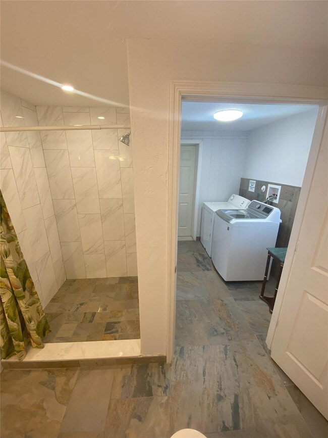 Building Photo - 2315 Deer Run Blvd