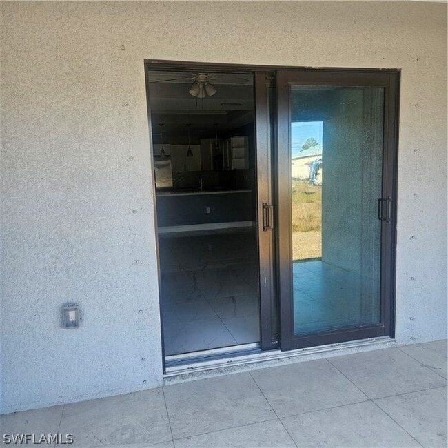 Building Photo - 131 Gilbert Ave S