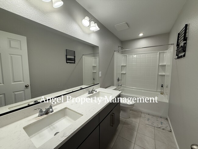 Building Photo - 433 Fuchsia Ct