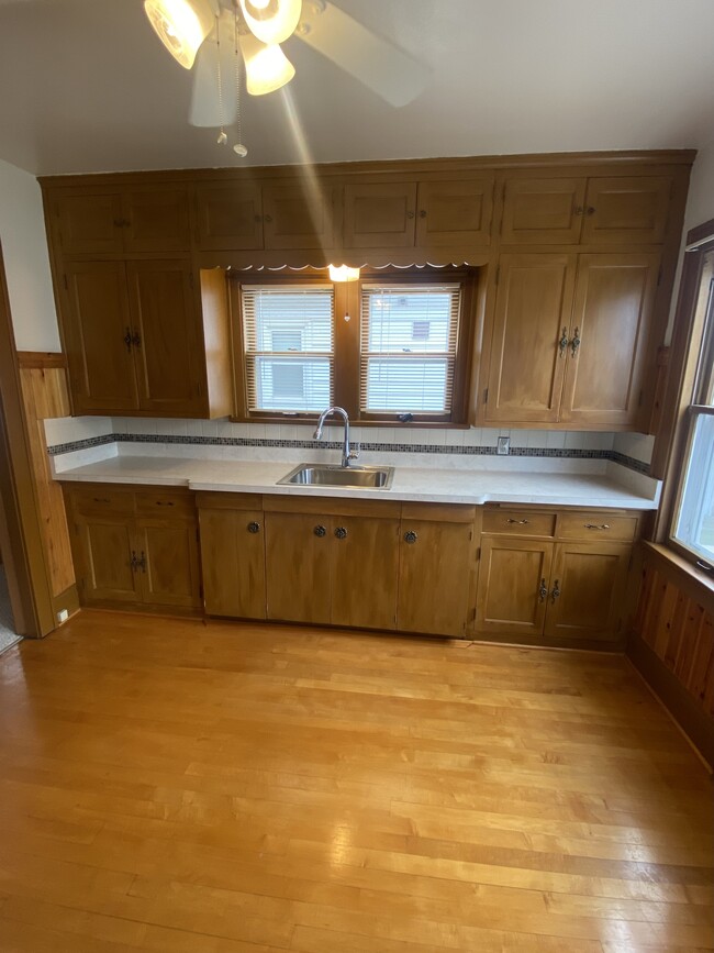 Kitchen - 337 N 70th St