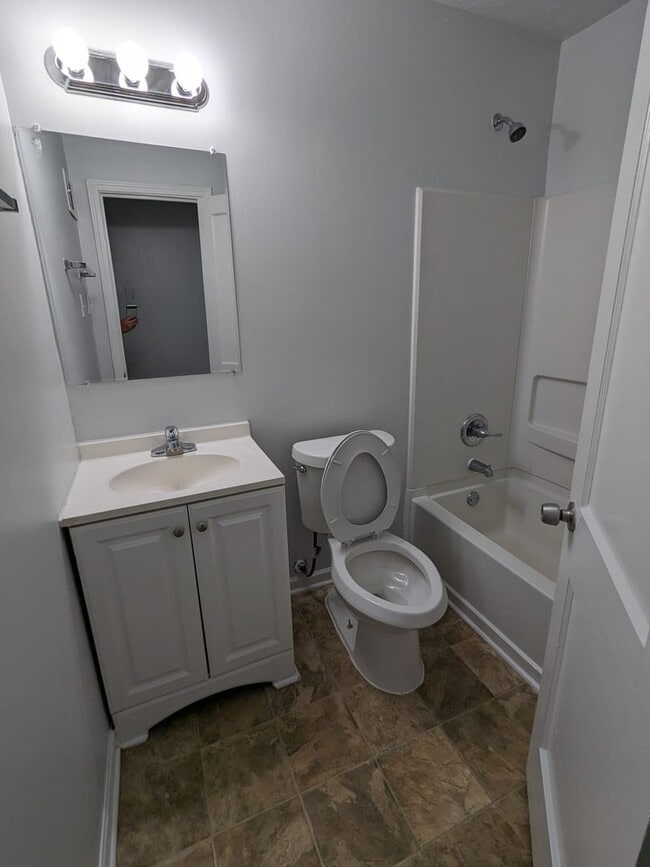 Building Photo - 2 Bed/1 Bath House in Decatur