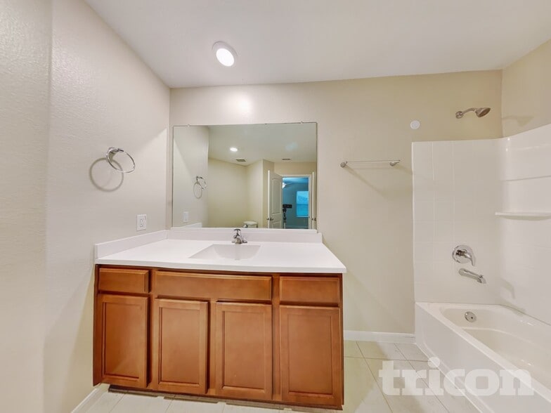 Building Photo - 804 Painted Bison Dr