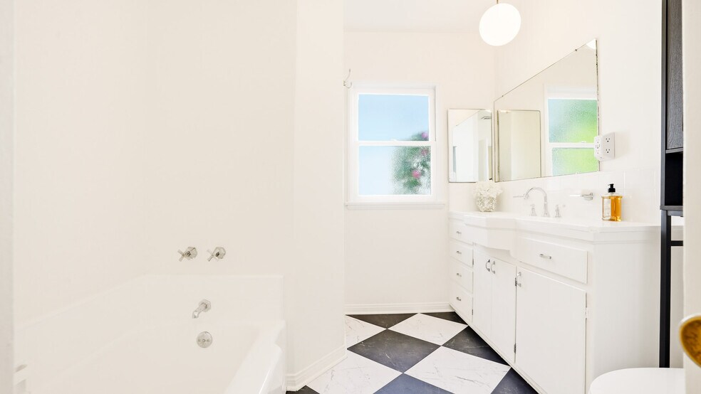 Building Photo - 1755 Craig Ave