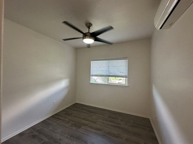 Building Photo - 1122 Kukulu St