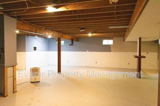 Building Photo - 113 Brittany Ln