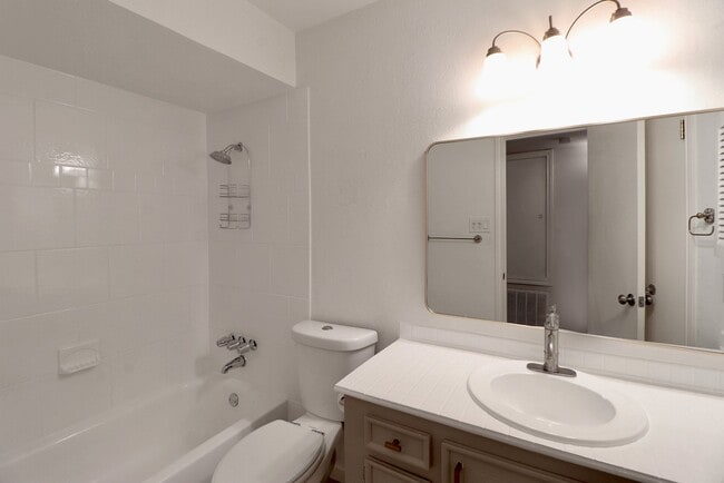 Building Photo - 11550 Chimney Rock Rd