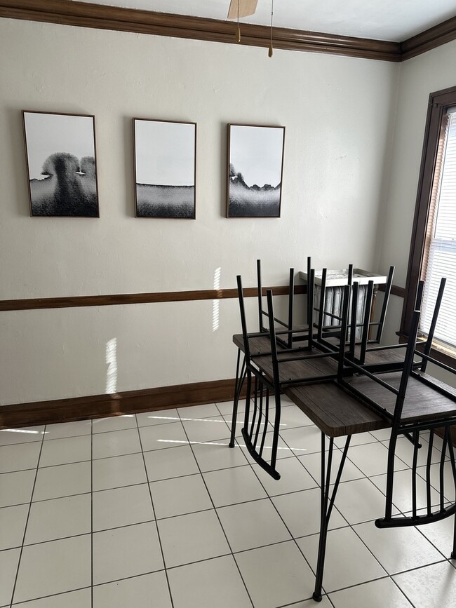 Building Photo - 5480 S Cornell Ave