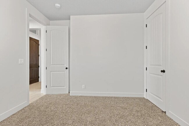 Building Photo - 3 Bedroom Home in Washington's Premier Bri...