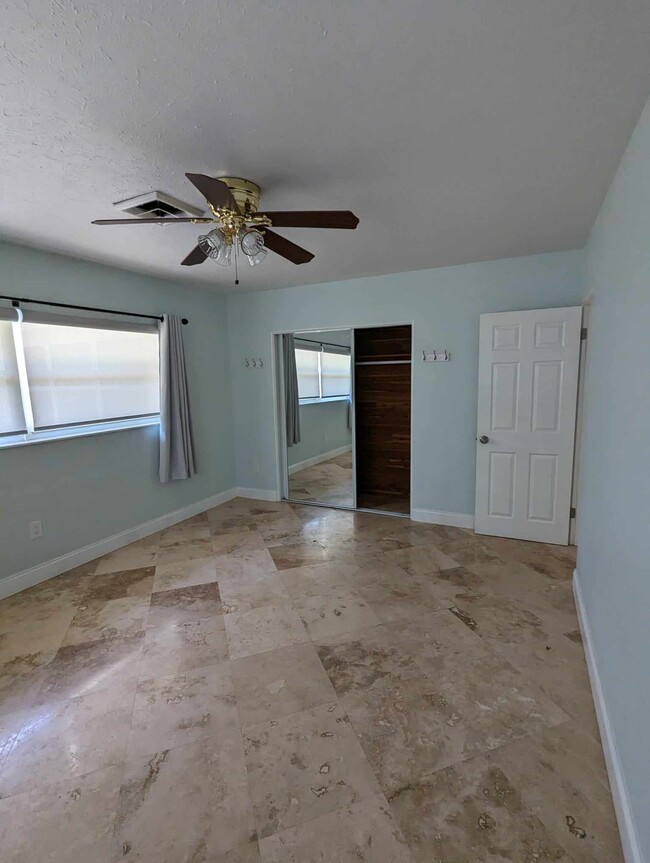 Main bedroom - 2502 Tulip St