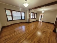 Building Photo - Two bedroom home, beautiful hardwood floors!