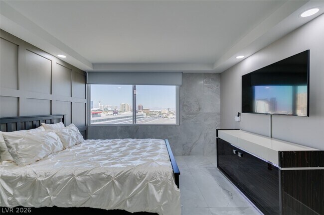 Building Photo - 205 E Harmon Ave