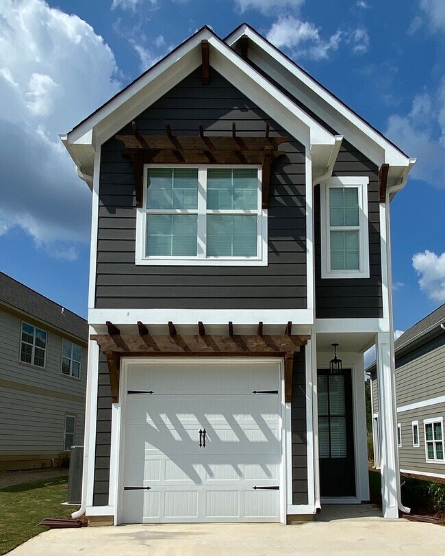 Building Photo - Home for Rent in Calera, AL!!! Available to view with 48 hour notice!