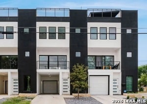 Building Photo - 308 S Mesquite St