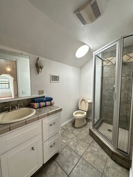 Building Photo - 3609 Hampton Ct