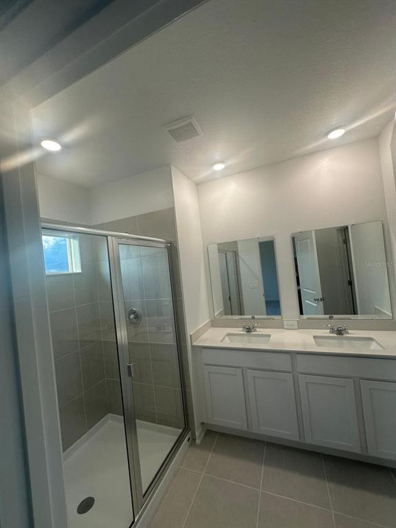 Building Photo - 2661 Skyline Lp