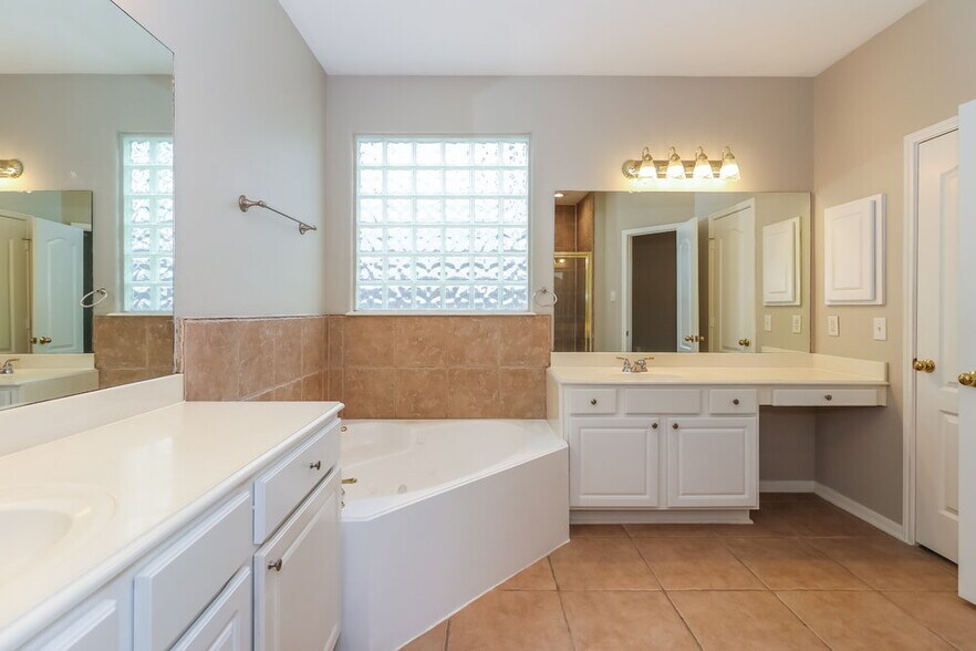 Building Photo - 3607 Burning Palms Ct