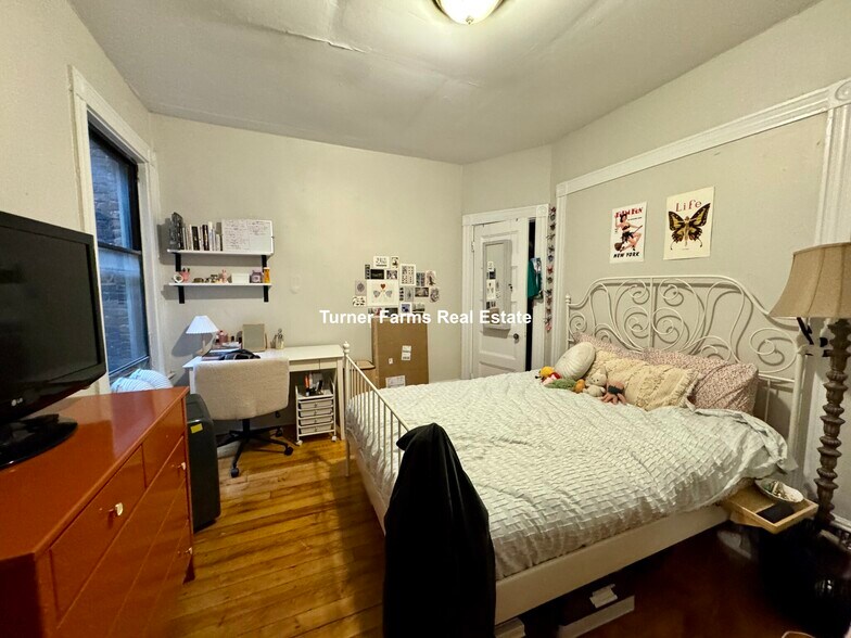 Building Photo - 614 Columbus Ave