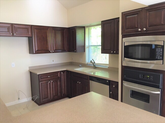 Building Photo - 3318 Kempwood Dr