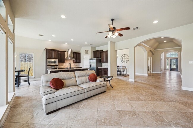 Building Photo - 1917 Cayman Bend Ln