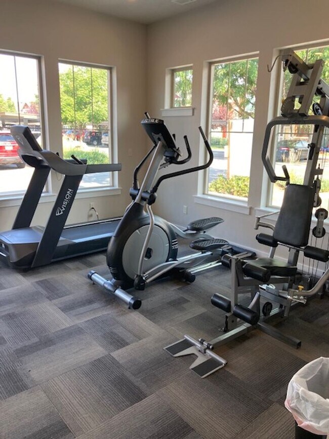 Building Photo - SAW1530U