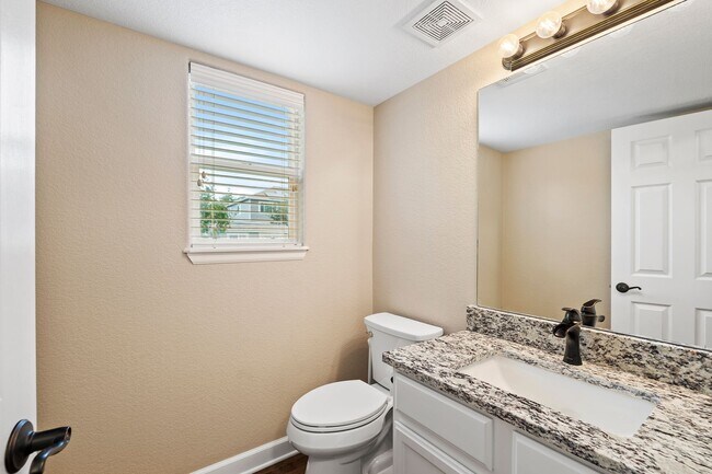 Building Photo - 5 Bed 3.5 Bath Home in Maple Hills Available Now!!