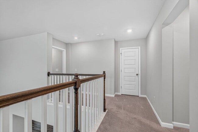 Building Photo - 518 Yellow Leaf Ln