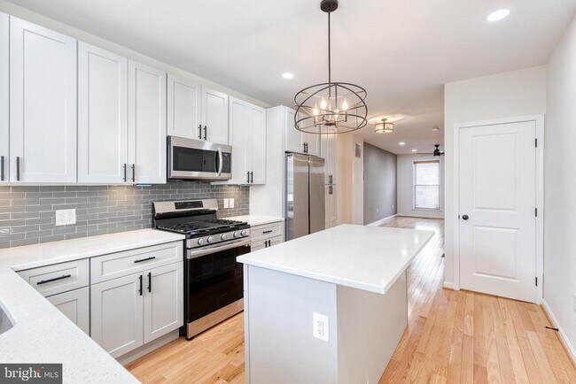 Building Photo - 217 N Belnord Ave