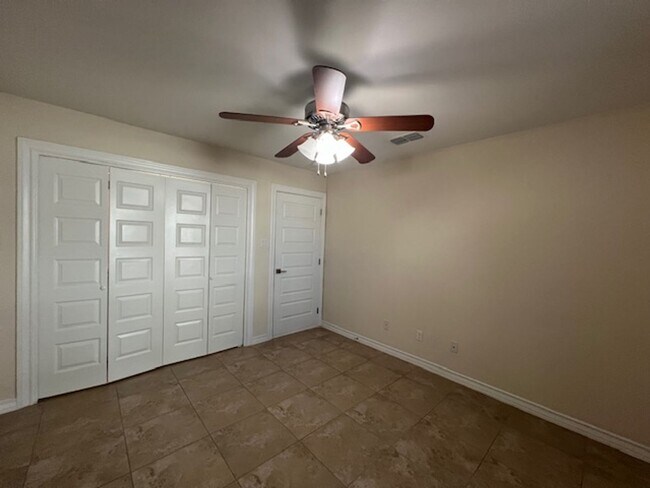 Building Photo - Located off Hwy 359!!!