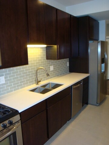 Kitchen - 2800 W Logan Blvd