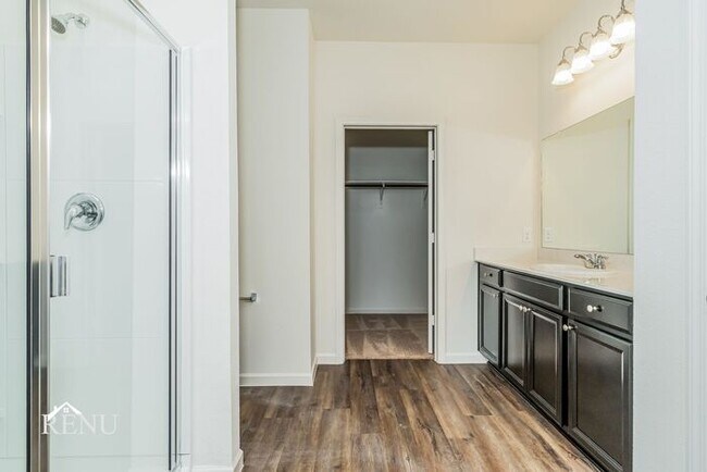 Building Photo - 460 Crestridge Dr