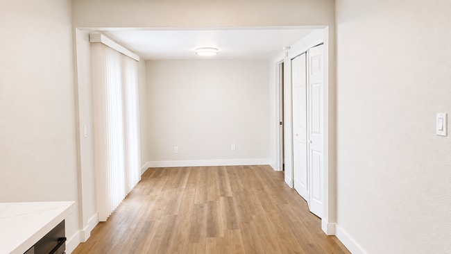 Building Photo - Renovated 3-Bedroom Home with Fenced Yard, Fireplace & In-Unit Laundry