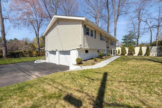 Building Photo - 2622 Cleveland Ave
