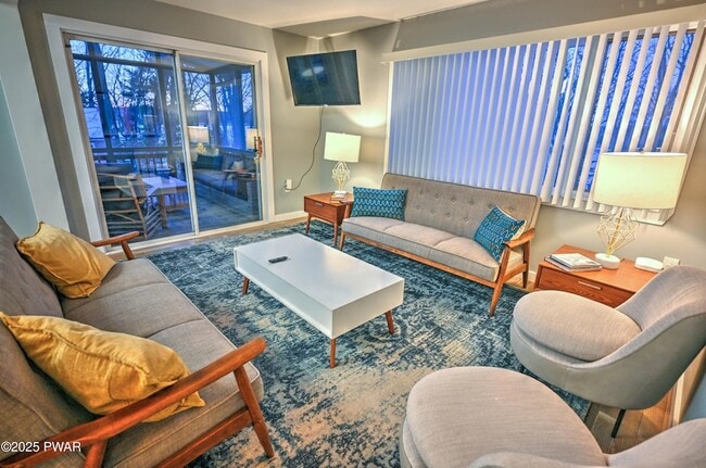 Building Photo - 413 Sunset Forest Dr