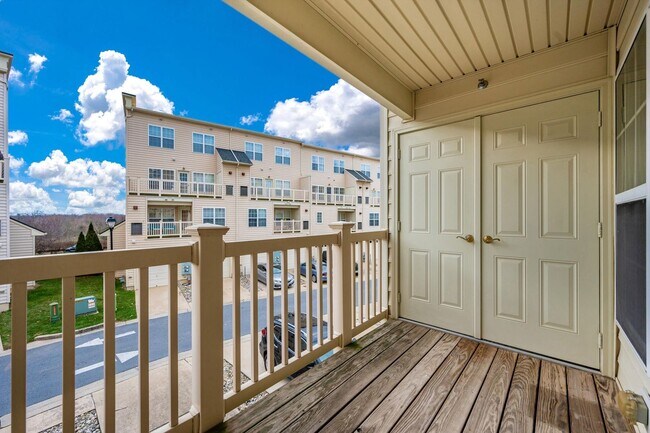 Building Photo - Desirable Two Level Condo For Lease - Not Pet Friendly