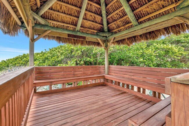 Building Photo - 10310 S Ocean Dr