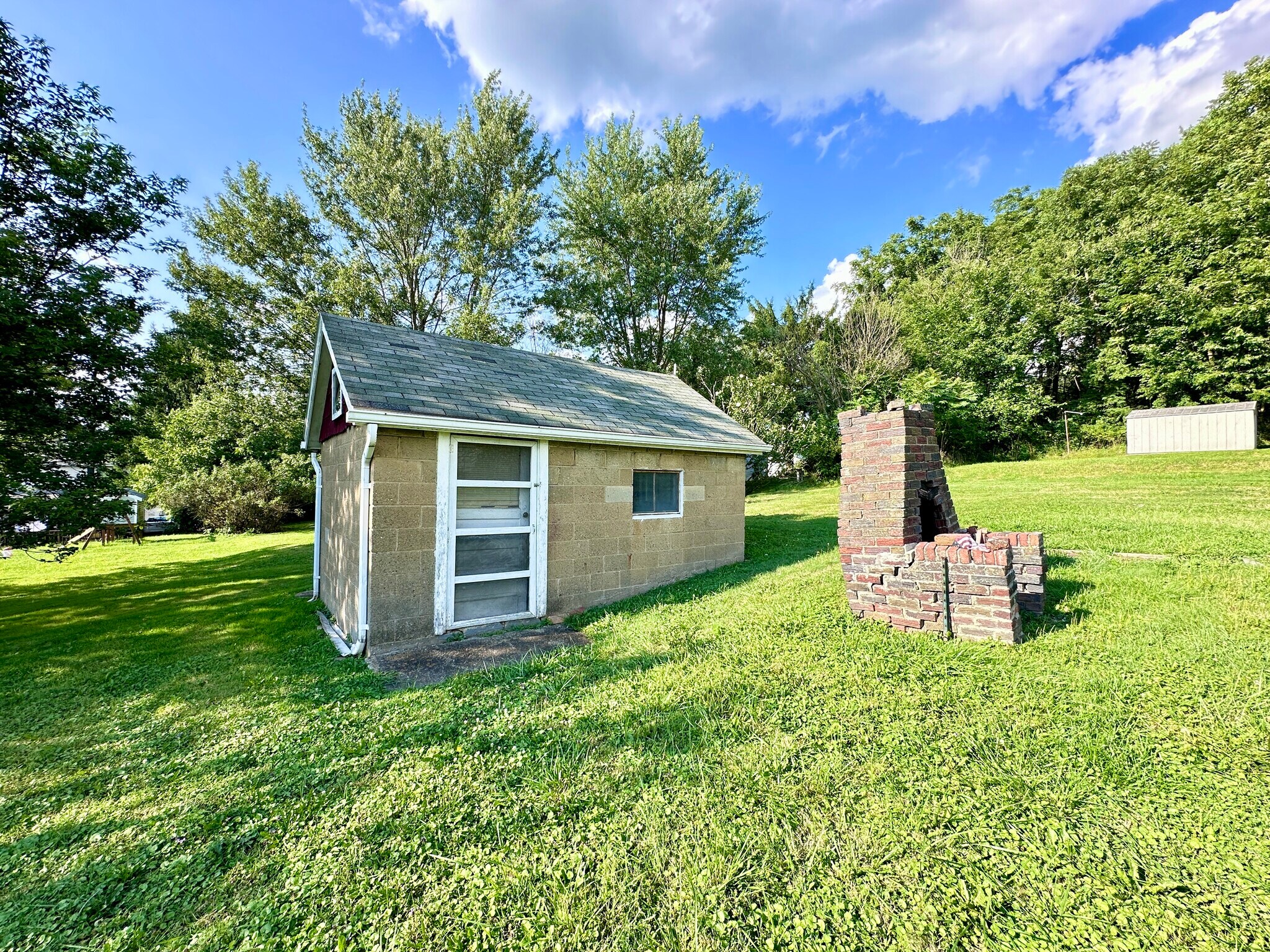 Building Photo - 1413 Laurel Pl
