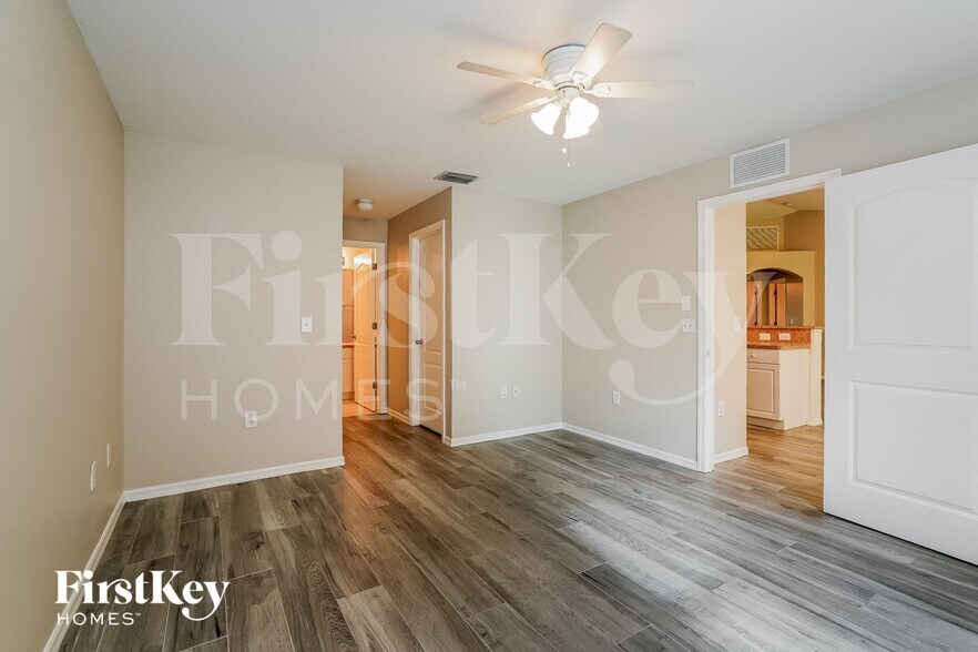 Building Photo - 18533 Orlando Rd