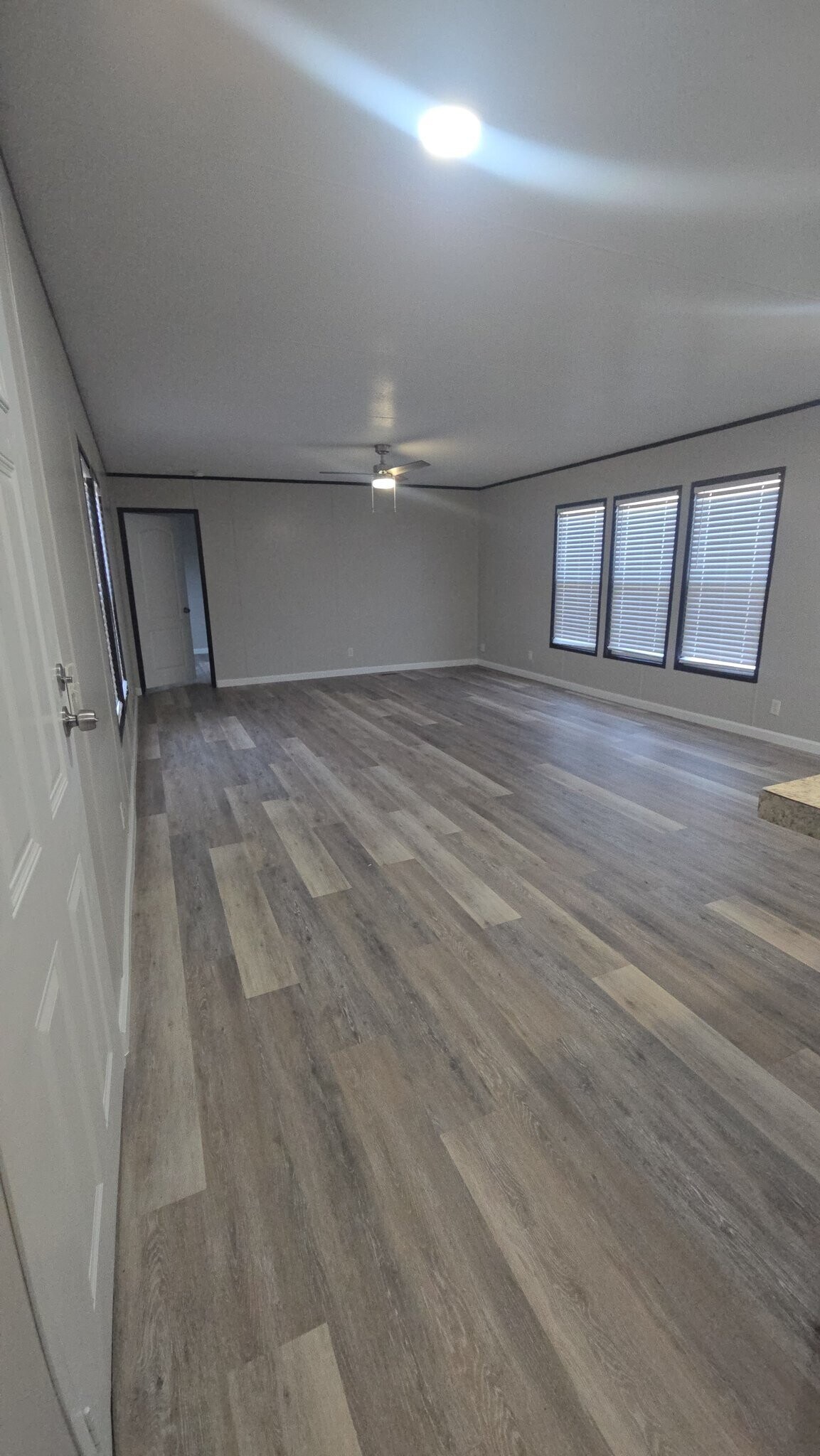 Building Photo - 1120 N Vista Dr